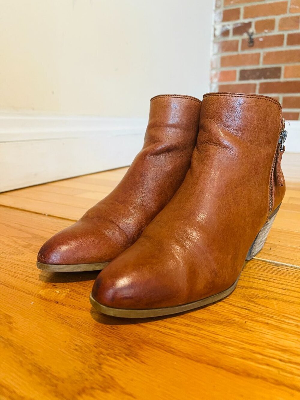 Frye Judith Zip Casual Ankle Booties Womens Size 7.5M Cognac Brown Leather - Picture 3 of 16